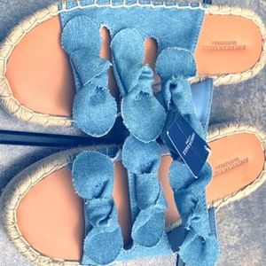 New American Eagle slip-on shoes